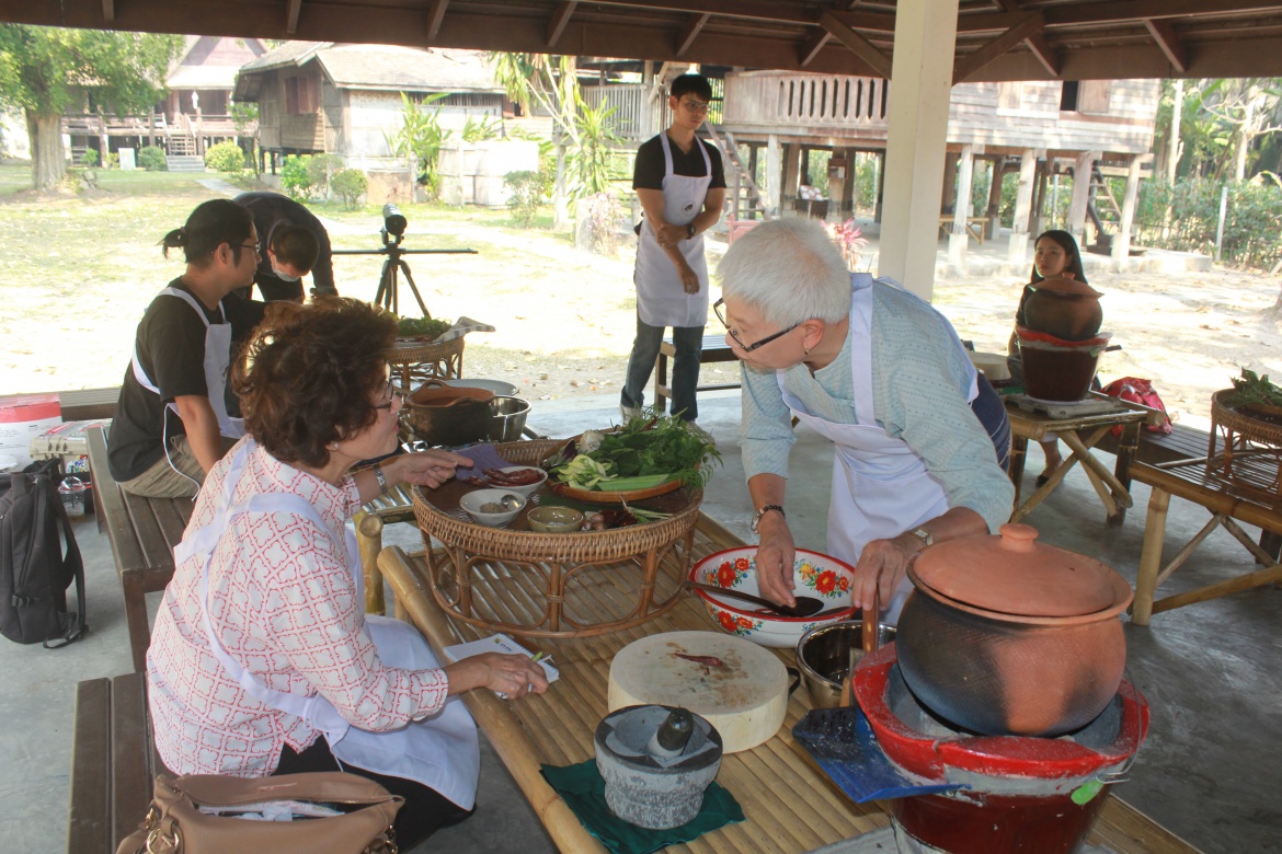 อบรมหลักสูตรระยะสั้นอาหารล้านนา (ประเภทแกง)