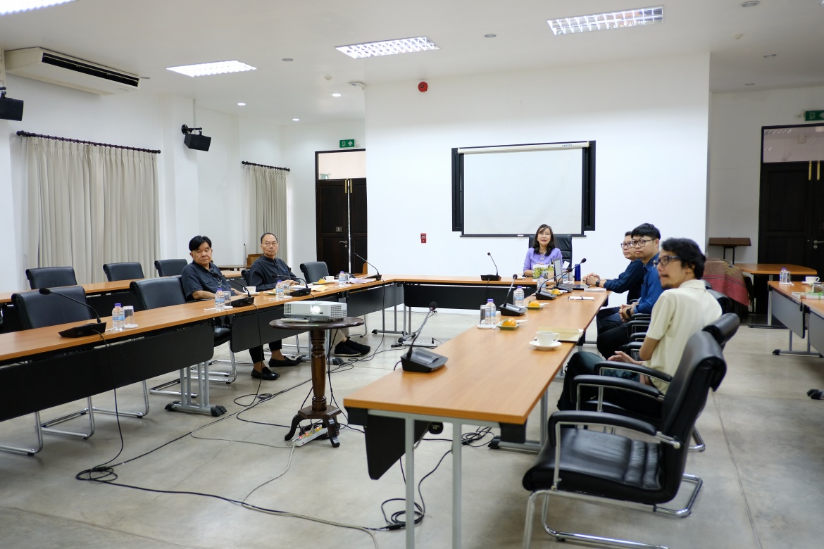 การประชุมการเสนอความก้าวหน้าการดำเนินงานโครงการพัฒนาเรือนล้านนาอาณานิคม(เรือนคิวริเปอล์) เป็นแหล่งเรียนรู้วิถีชีวิต วัฒนธรรมล้านนายุคโคโลเนียลในเชียงใหม่ ผ่านนิทรรศการสื่อนวัตกรรมสร้างสรรค์