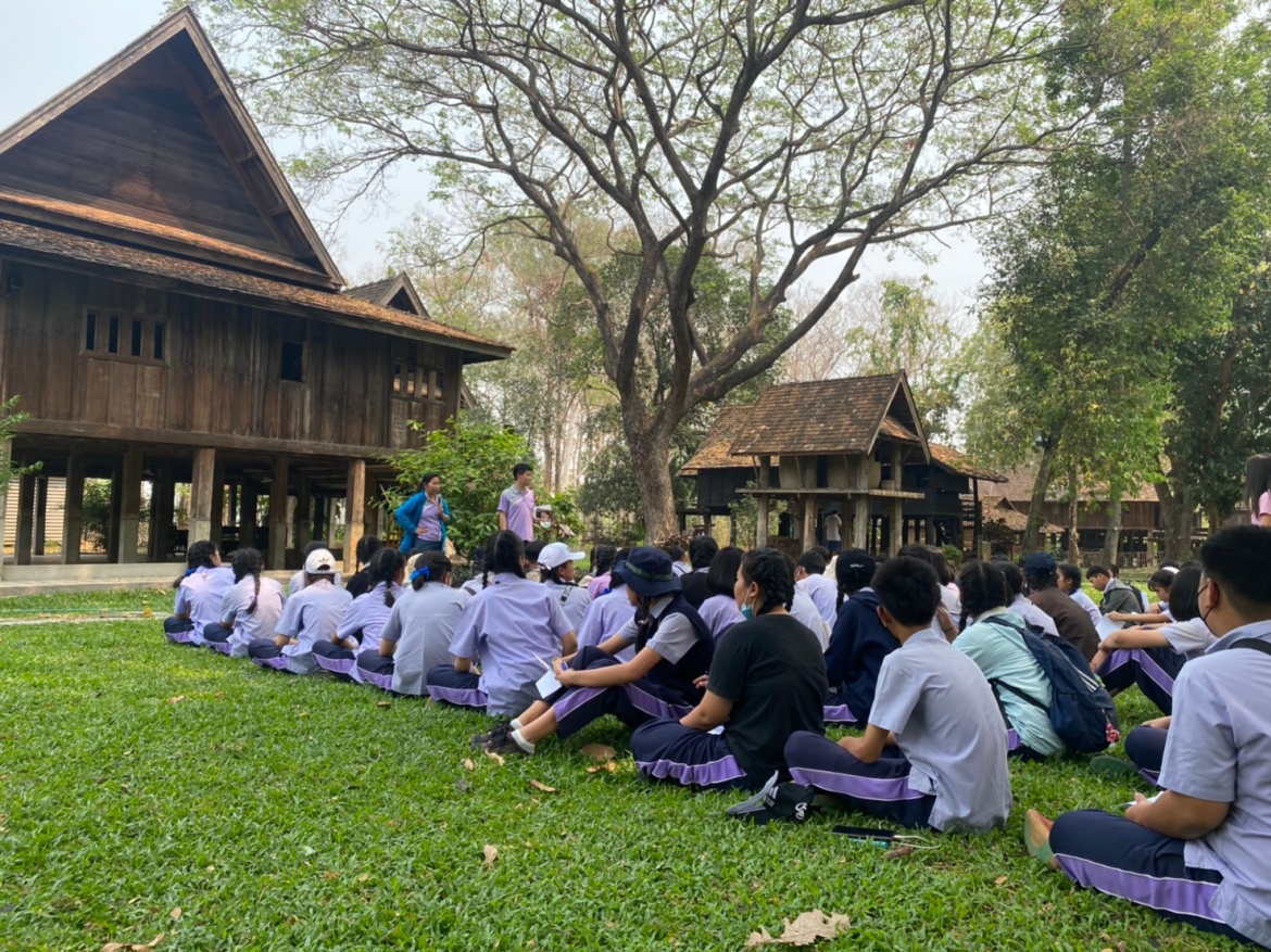 คณะครูและนักเรียนจากโรงเรียนแม่แจ่ม เข้าทัศนศึกษา ณ พิพิธภัณฑ์เรือนโบราณล้านนา มช.