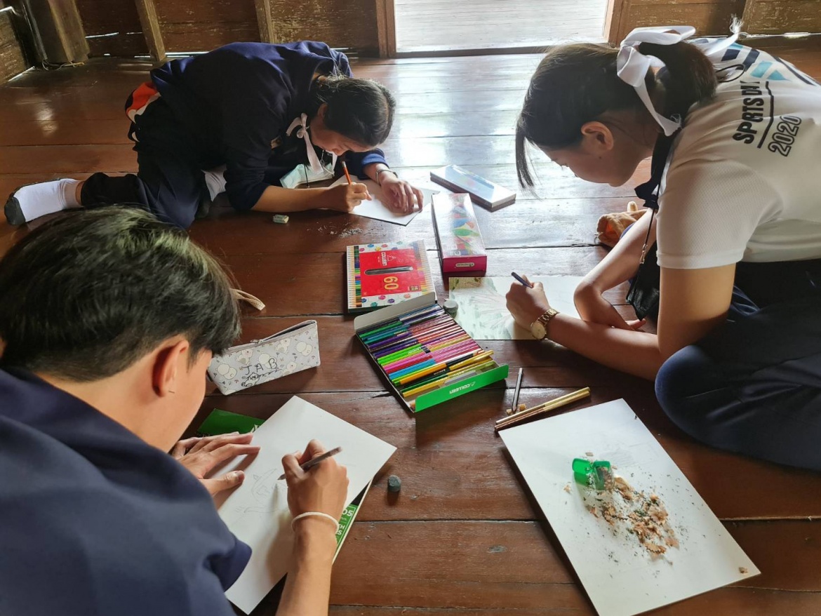 วิทยาลัยอาชีวะศึกษาจันทรวี นำนักศึกษาเข้าทำกิจกรรมวาดภาพในพิพิธภัณฑ์เรือนโบราณล้านนา มช.