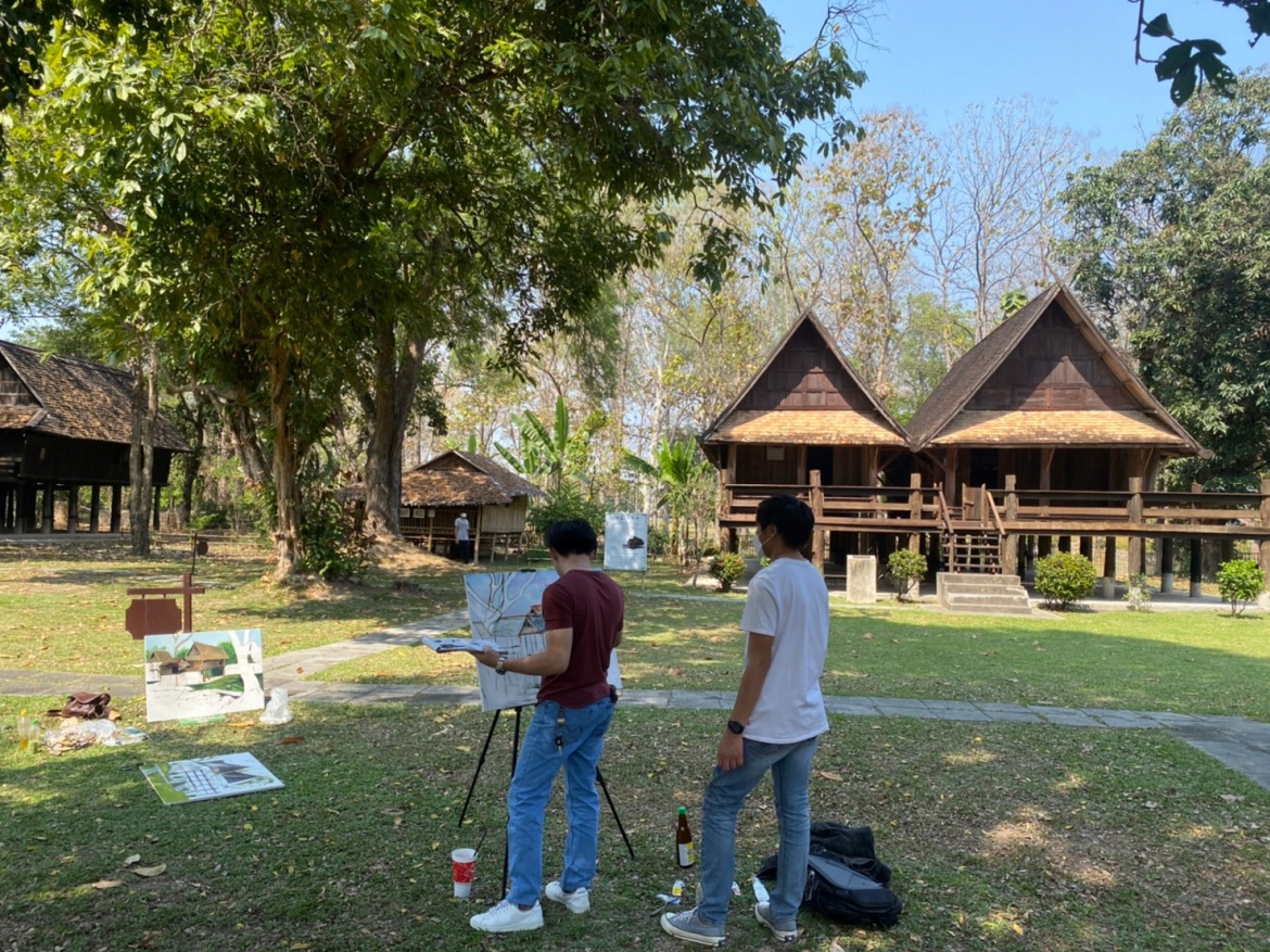 คณะศิลปกรรมและสถาปัตยกรรมศาสตร์ มหาวิทยาลัยเทคโนโลยีราชมงคลล้านนา เข้าวาดภาพ ณ พิพิธภัณฑ์เรือนโบราณล้านนา มช.