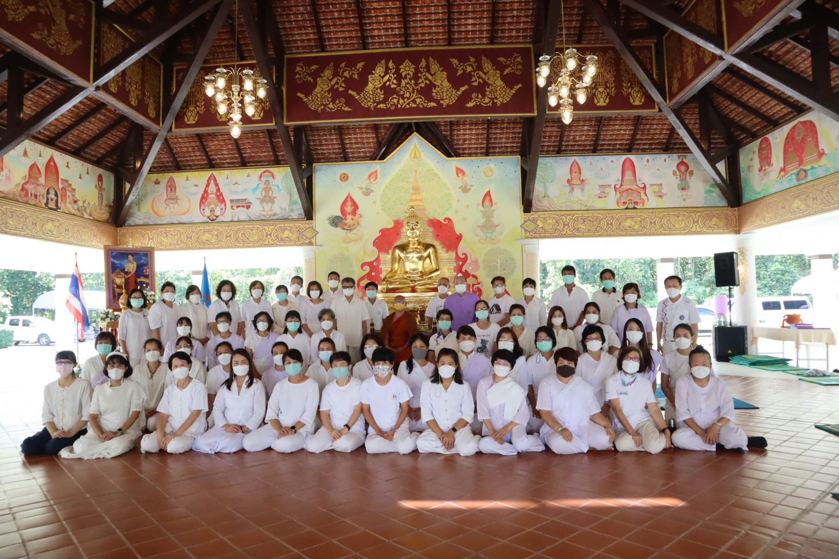 พิธีมอบใบประกาศแก่ผู้เข้าร่วมโครงการบวชเนกขัมมจาริณี เพื่อถวายเป็นพระราชกุศลเนื่องในโอกาสที่สมเด็จพระนางเจ้าสิริกิติ์ พระบรมราชินีนาถ พระบรมราชชนนีพันปีหลวงทรงเจริญพระชนมพรรษา 90 พรรษา