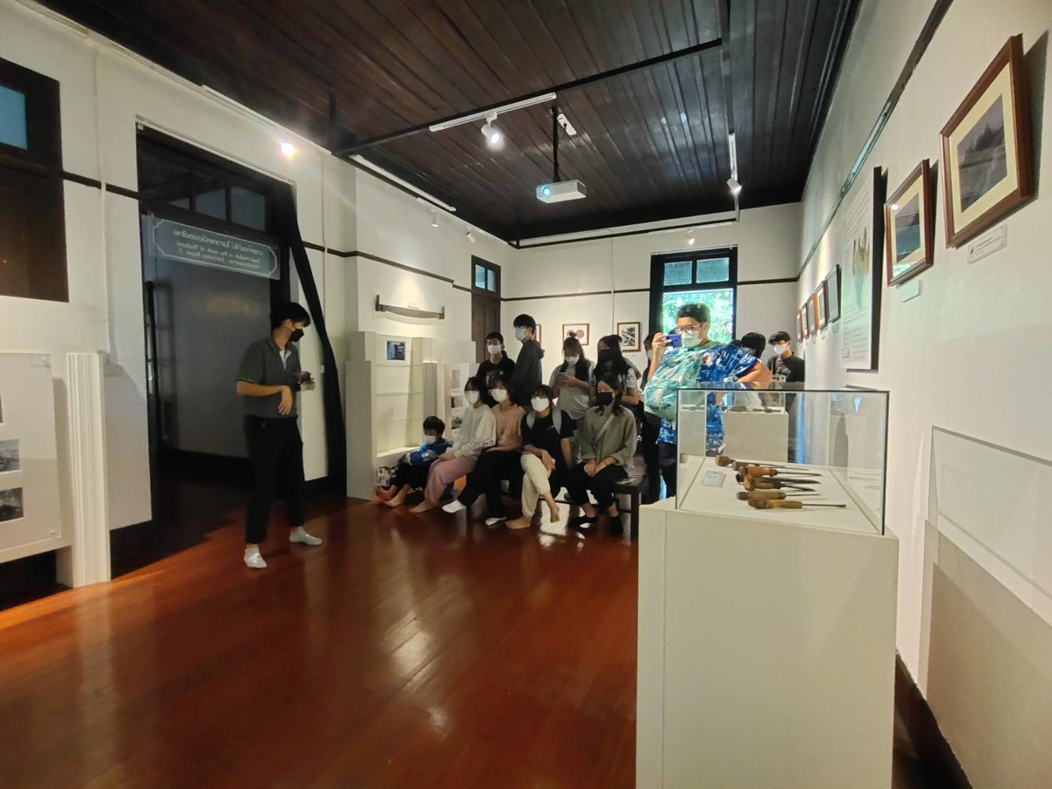 คณะครูและนักเรียนจากโรงเรียนรุ่งอรุณ เข้าทัศนศึกษา ณ พิพิธภัณฑ์เรือนโบราณล้านนา มช.