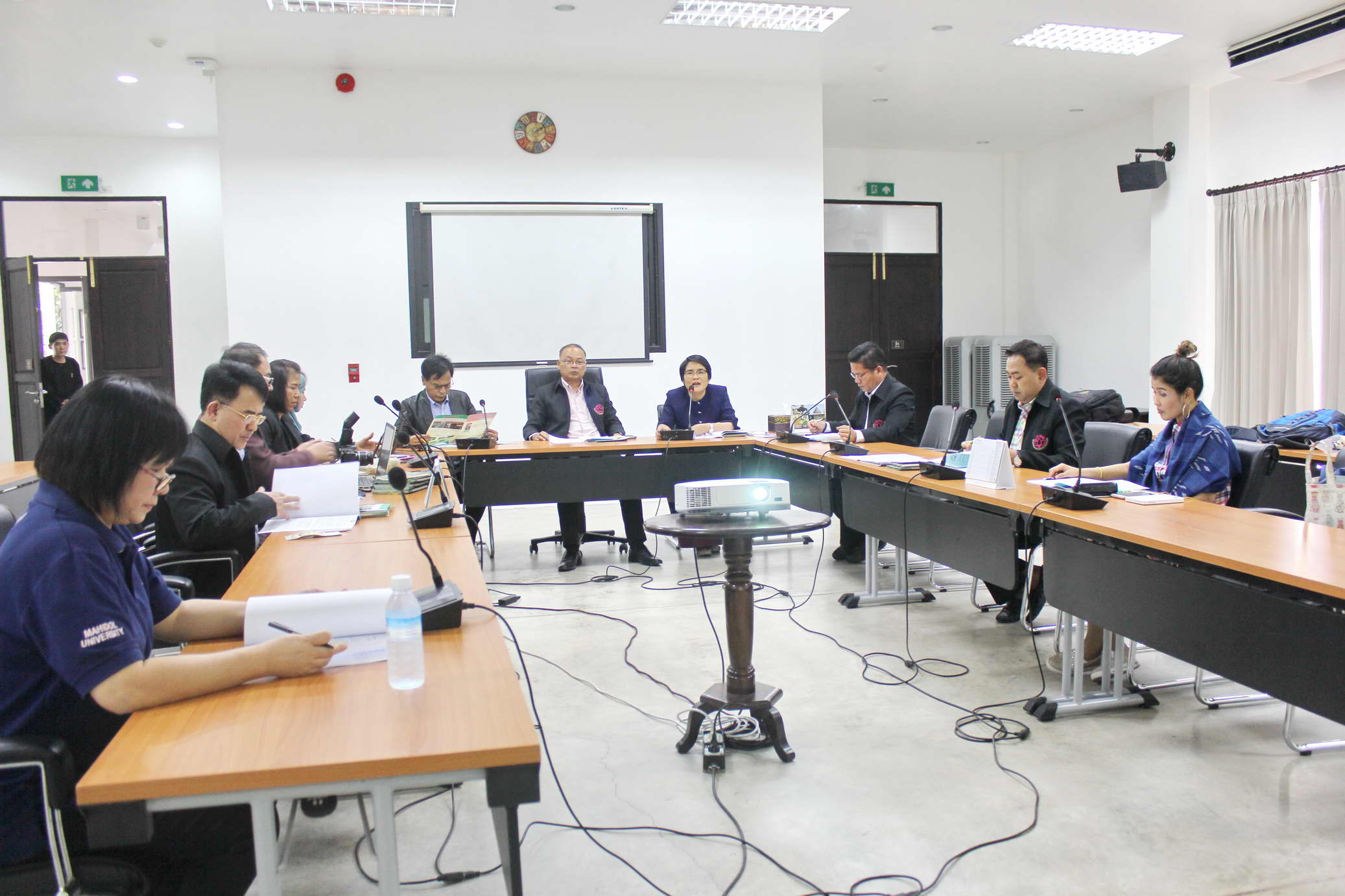 ให้การต้อนรับคณะกรรมการบริหารที่ประชุมสภาข้าราชการ พนักงาน และลูกจ้างมหาวิทยาลัยแห่งประเทศไทย