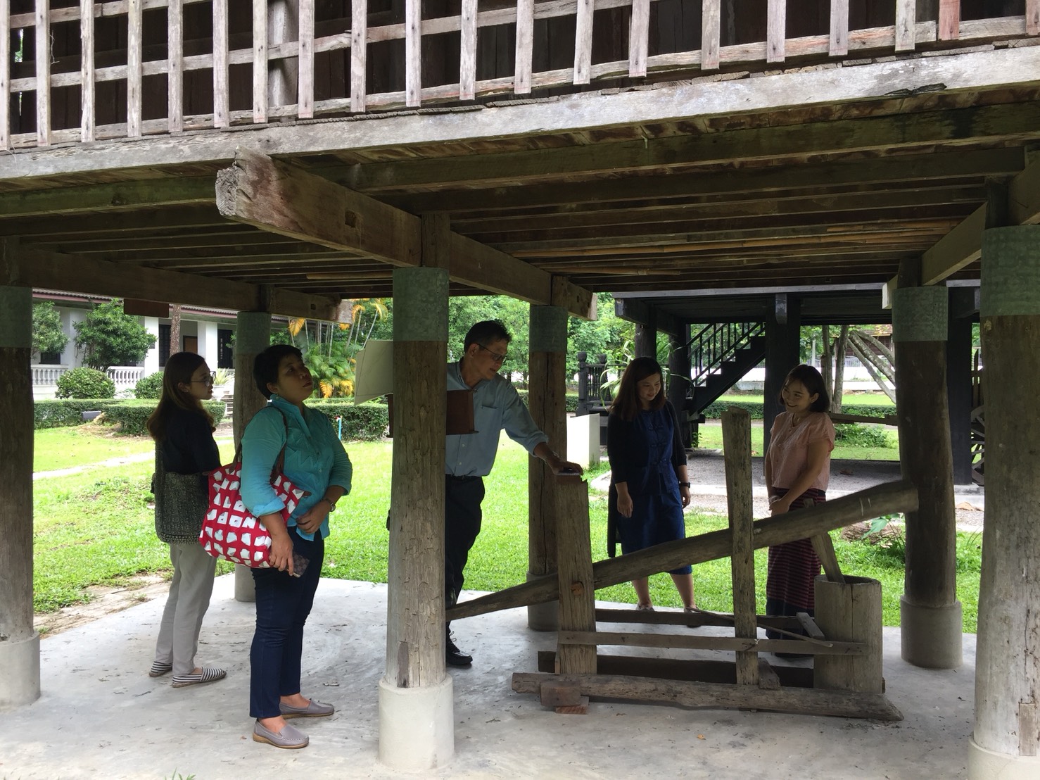 สื่อมวลชนจากการท่องเที่ยวแห่งประเทศไทย (ททท.) เยี่ยมชมพิพิธภัณฑ์เรือนโบราณล้านนา มช.