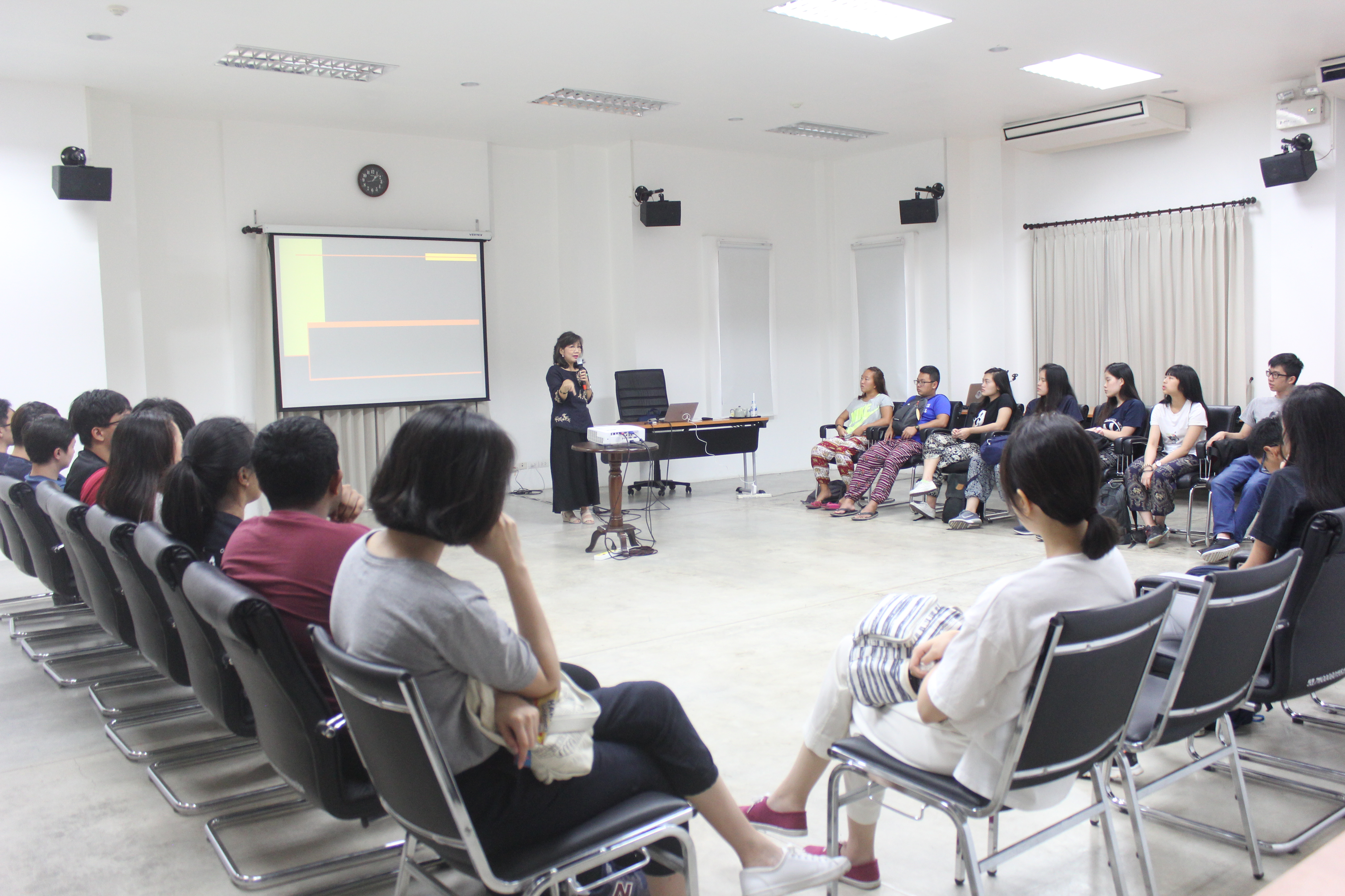 กิจกรรมบรรยายด้านศิลปวัฒนธรรมแก่นักศึกษา Nanyang Technological University 