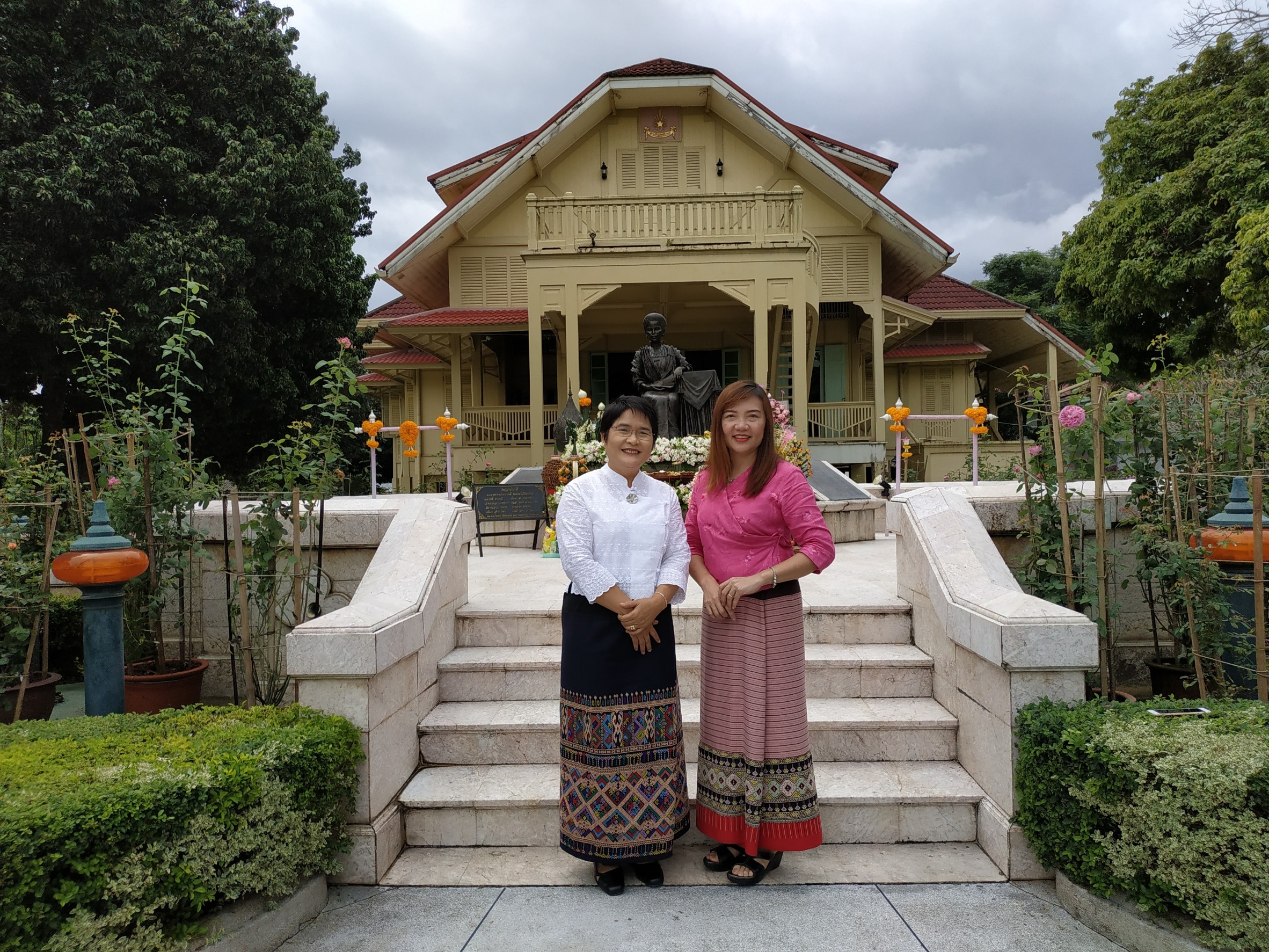 ร่วมงานวันคล้ายวันประสูติพระราชชายาเจ้าดารารัศมี และพิธีเปิดนิทรรศการดารานิทรรศน์