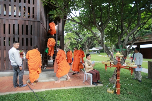 พิธีทำบุญวันคล้ายวันสถาปนาสำนักส่งเสริมศิลปวัฒนธรรม มหาวิทยาลัยเชียงใหม่  และพิธีทำบุญเรือนฝาไหลของแม่นายคำเที่ยง 