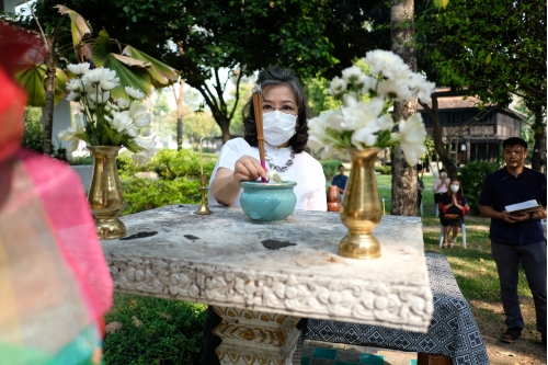 พิธีไหว้พระภูมิเจ้าที่และบอกกล่าววิญญาณผู้ปกปักษ์รักษาเรือนโบราณและหลองข้าวล้านนา เพื่อดำเนินงานโครงการ Conservation of Traditional Lanna Architecture in Chiang Mai ภายใต้ทุนรางวัล AFCP 2019–2021 (ระยะที่ 2)