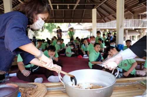 คณะครูและนักเรียนจากโรงเรียนต้นกล้า เข้าทัศนศึกษาและทำกิจกรรมศิลปวัฒนธรรม ณ พิพิธภัณฑ์เรือนโบราณล้านนา มช.  