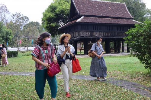 ให้การต้อนรับคณะผู้บริหารในเครือเซ็นทรัลพัฒนา
