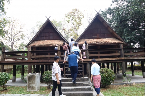 ให้การต้อนรับคณะผู้บริหารในเครือเซ็นทรัลพัฒนา