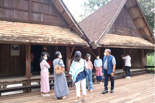 ให้การต้อนรับคณะผู้บริหารในเครือเซ็นทรัลพัฒนา