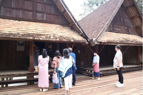ให้การต้อนรับคณะผู้บริหารในเครือเซ็นทรัลพัฒนา