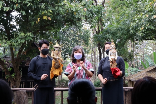 ให้การต้อนรับคณะผู้บริหารในเครือเซ็นทรัลพัฒนา