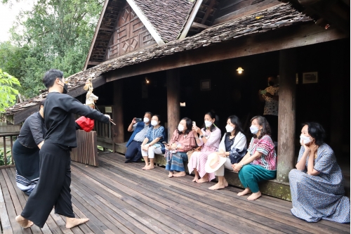 ให้การต้อนรับคณะผู้บริหารในเครือเซ็นทรัลพัฒนา