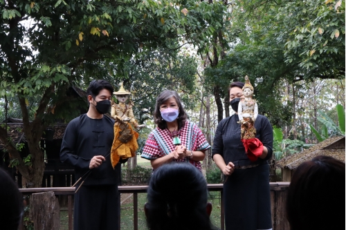 ให้การต้อนรับคณะผู้บริหารในเครือเซ็นทรัลพัฒนา