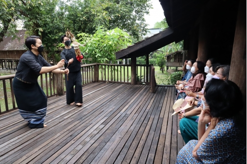 ให้การต้อนรับคณะผู้บริหารในเครือเซ็นทรัลพัฒนา