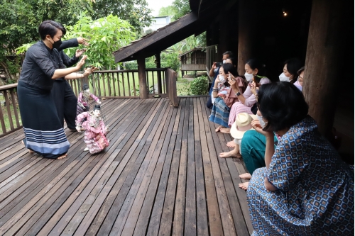 ให้การต้อนรับคณะผู้บริหารในเครือเซ็นทรัลพัฒนา