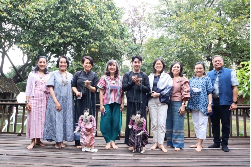 ให้การต้อนรับคณะผู้บริหารในเครือเซ็นทรัลพัฒนา