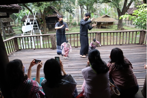 ให้การต้อนรับคณะผู้บริหารในเครือเซ็นทรัลพัฒนา