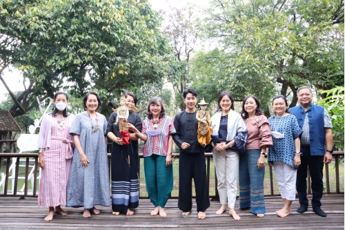 ให้การต้อนรับคณะผู้บริหารในเครือเซ็นทรัลพัฒนา