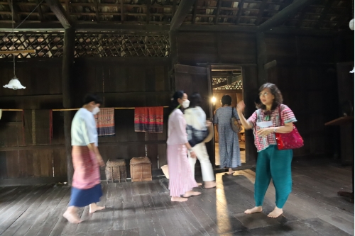 ให้การต้อนรับคณะผู้บริหารในเครือเซ็นทรัลพัฒนา