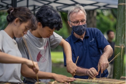 การสร้างเรือนเครื่องผูก ภายใต้กิจกรรม - Building a bamboo house of the “Artisans Talk” woodworking and traditional kruang puuk house construction workshop