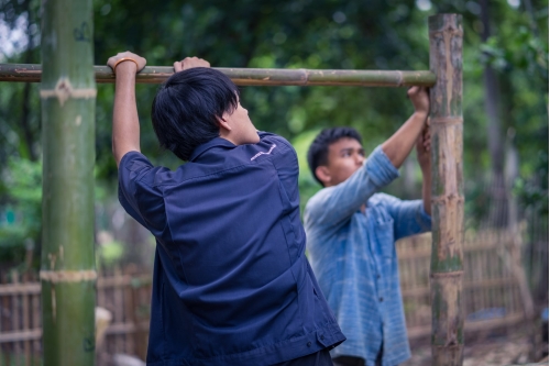 การสร้างเรือนเครื่องผูก ภายใต้กิจกรรม - Building a bamboo house of the “Artisans Talk” woodworking and traditional kruang puuk house construction workshop