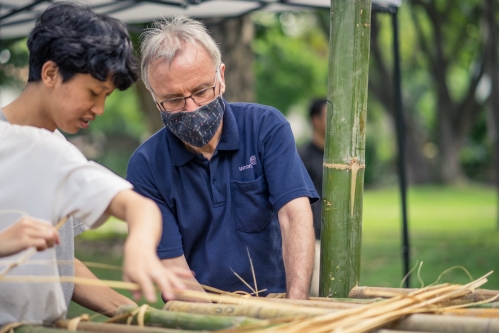 การสร้างเรือนเครื่องผูก ภายใต้กิจกรรม - Building a bamboo house of the “Artisans Talk” woodworking and traditional kruang puuk house construction workshop