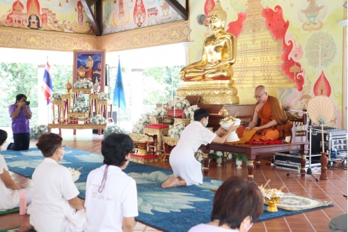 พิธีเปิดโครงการบวชเนกขัมมจาริณี เพื่อถวายเป็นพระราชกุศลเนื่องในโอกาสที่สมเด็จพระนางเจ้าสิริกิติ์ พระบรมราชินีนาถ พระบรมราชชนนีพันปีหลวงทรงเจริญพระชนมพรรษา 90 พรรษา 