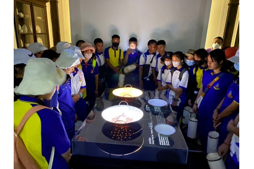 คณะครูและนักเรียนโรงเรียนราชประชานุเคราะห์ 31 เชียงใหม่ เข้าศึกษาแหล่งเรียนรู้ด้านศิลปวัฒนธรรมล้านนา 