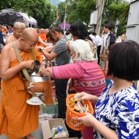 พิธีทำบุญตักบาตรเทโวโรหณะ ประจำปี 2562