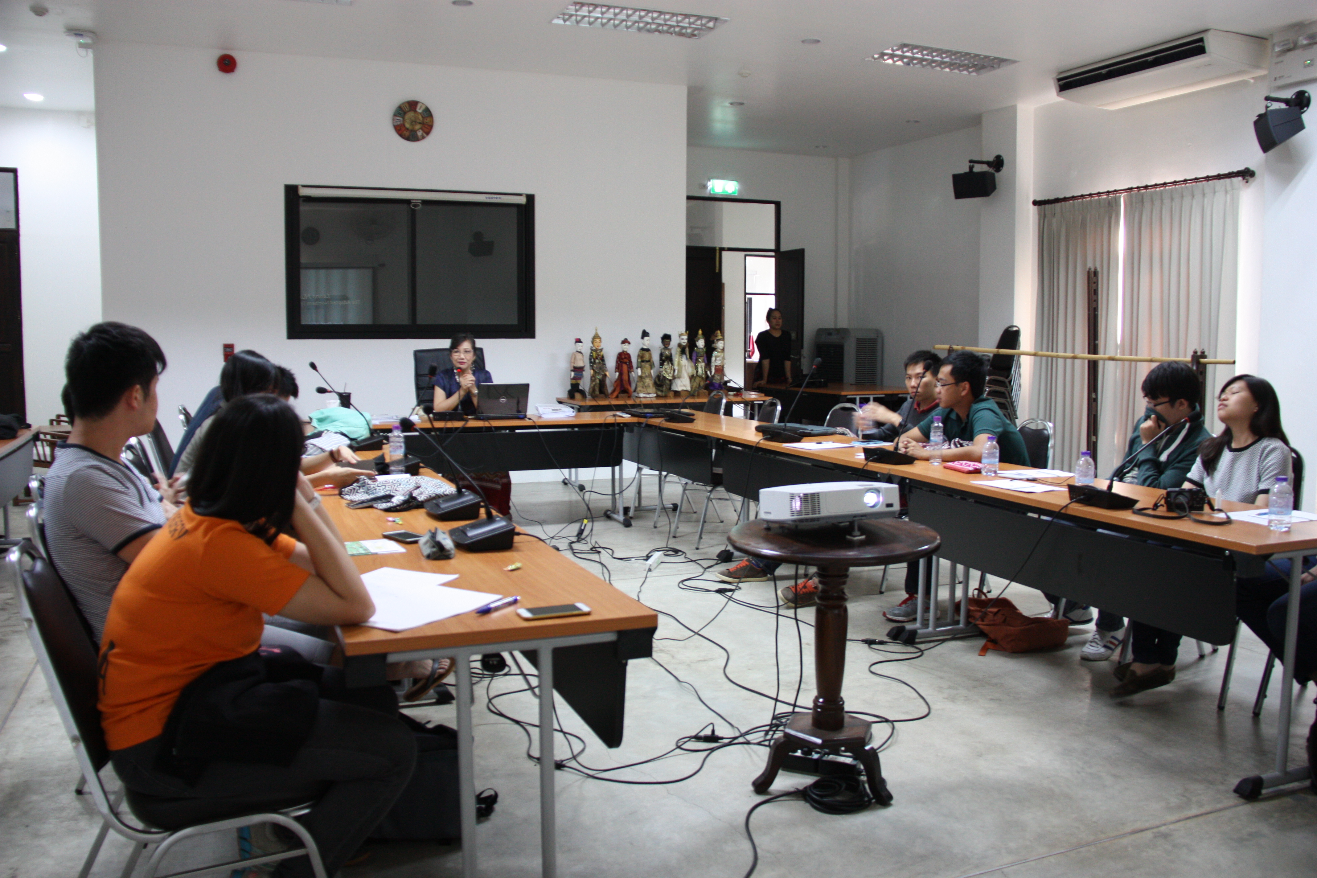 ผู้อำนวยการสำนักส่งเสริมศิลปวัฒนธรรม ให้เกียรติเป็นวิทยากรบรรยายในหัวข้อ Introduction to Thai Dancing - Introduction to Thai Puppetry และ Thai Lanna Dancing 
