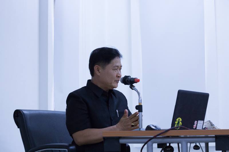 การบรรยาย ในหัวข้อ “Lanna Spirit จิตวิญญาณแห่งล้านนา” โดย นายสนั่น ธรรมธิ นักวิชาการ สำนักส่งเสริมศิลปวัฒนธรรม มหาวิทยาลัยเชียงใหม่