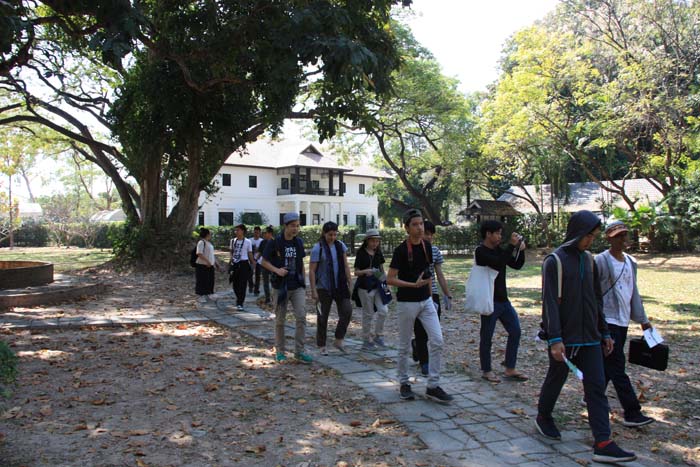 โรงเรียนรุ่งอรุณ เข้าทัศนศึกษาเยี่ยมชมพิพิธภัณฑ์เรือนโบราณล้านนา