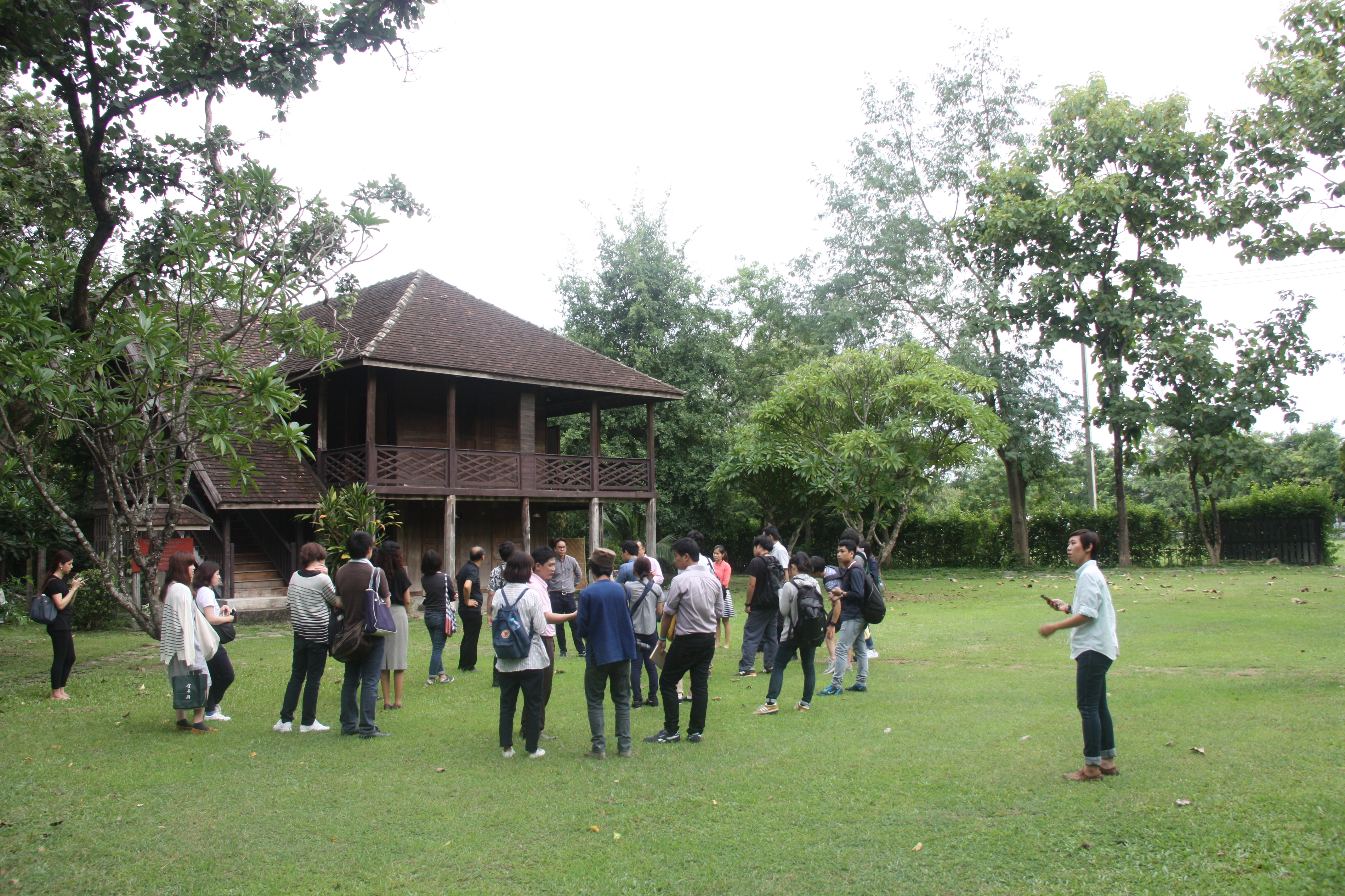 คณะสถาปัตยกรรม มช. นำนักศึกษาจาก Kyoto Institue of Technology เข้าเยี่ยมชมพิพิธภัณฑ์เรือนโบราณล้านนา