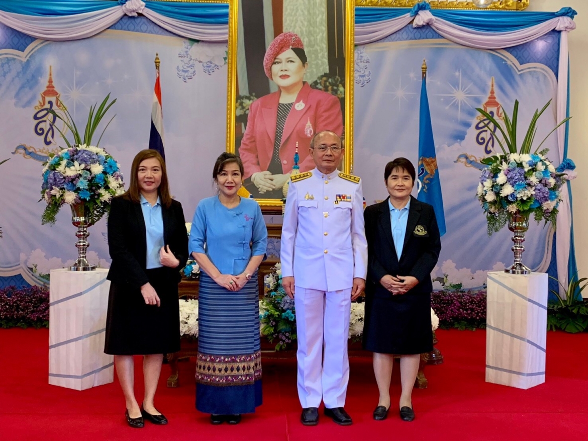 ร่วมพิธีถวายพระพรเนื่องในโอกาสวันเฉลิมพระชนมพรรษาสมเด็จพระนางเจ้าสิริกิติ์ พระบรมราชินีนาถ พระบรมราชชนนีพันปีหลวง